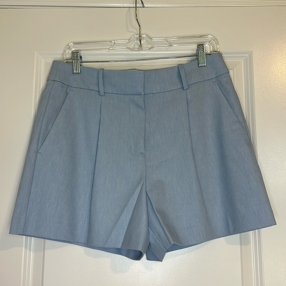 Loft pleated chambray linen blend blue shorts size 4